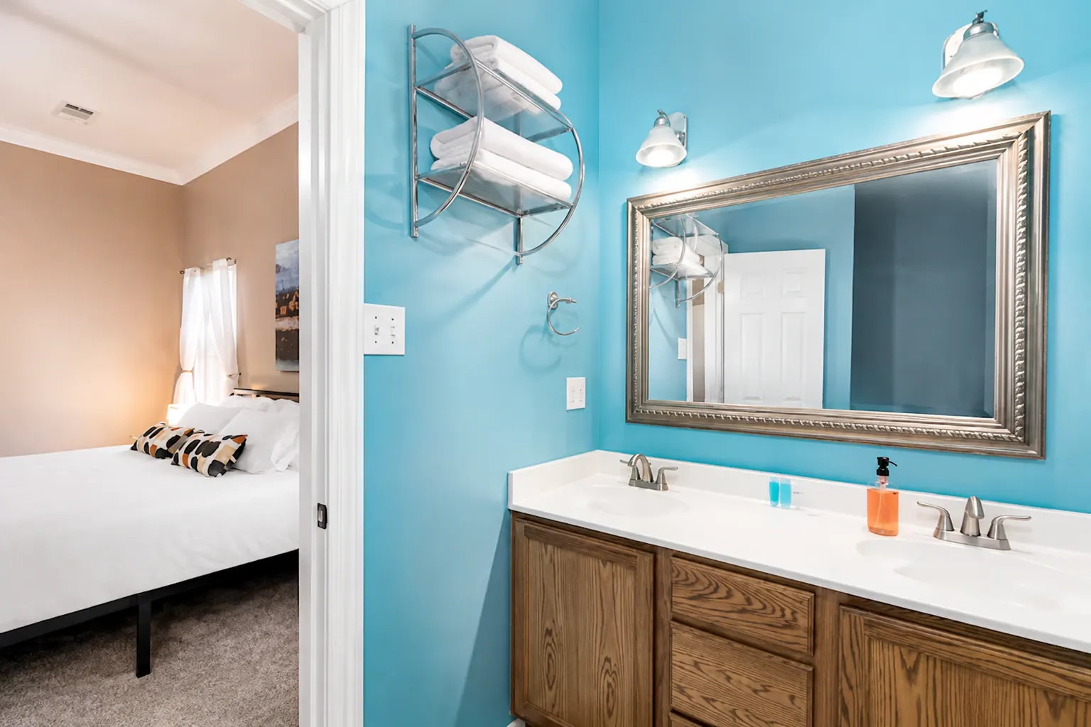 CountryView master bathroom